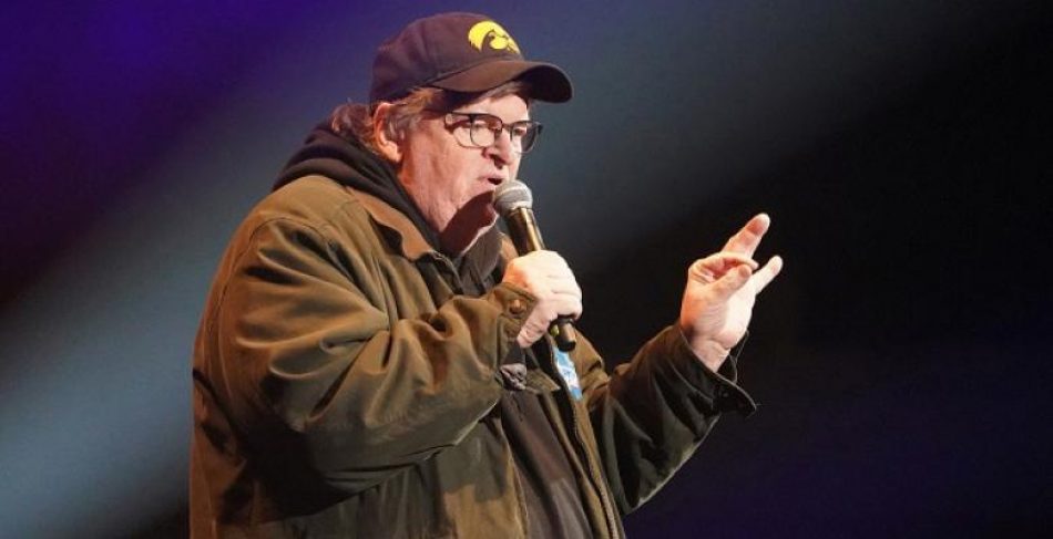 YouTube borra último documental de Michael Moore y desata acusaciones de censura