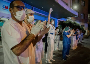 Coordinadora Estatal de Mareas Blancas: «Los aplausos a las 20h. continúan»