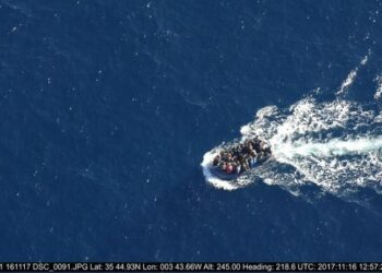 CGT denuncia que el descenso de llegadas de pateras a las costas andaluzas es una respuesta natural a la presión y presencia militar en el Estrecho y Alborán