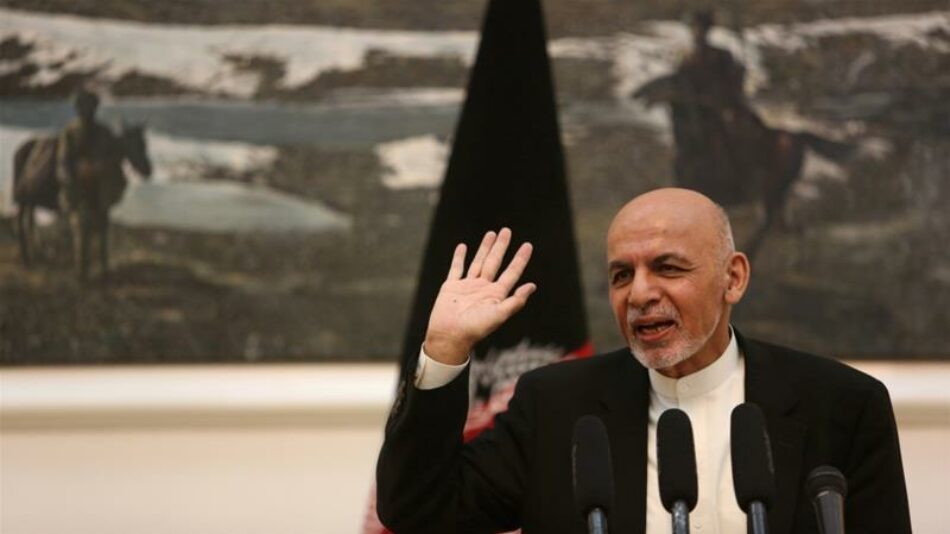 El presidente afgano promete acelerar liberación de prisioneros talibanes