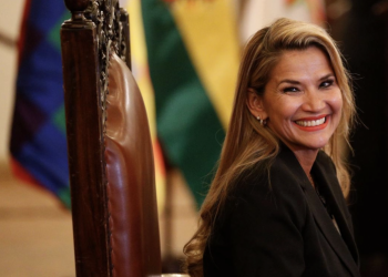 Jeanine Áñez, rodeada de casos de corrupción, hunde Bolivia 6 meses después del golpe de Estado a Evo Morales