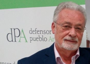 APDHA Sevilla presenta queja ante el Defensor del Pueblo Andaluz para denunciar las consecuencias de la brecha digital en las personas mayores