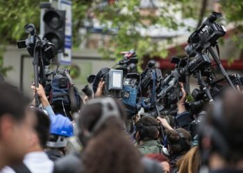 Compromís instará al Gobierno a proteger al periodismo y dar seguridad de los periodistas frente a los ataques y agresiones