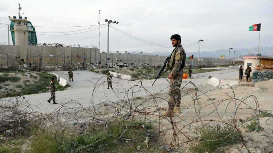 El Gobierno afgano confirma haber liberado a 98 talibanes más en el marco del acuerdo de paz