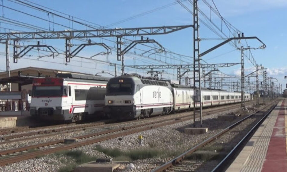 La Plataforma en defensa del tren rural de Andalucía, contra la supresión del tren convencional Sevilla Barcelona
