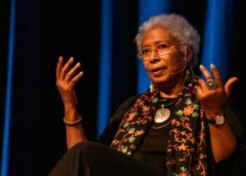 Alice Walker, Noam Chomsky, Eve Ensler: intelectuales y organizaciones piden Nobel de la Paz para la cooperación médica de Cuba