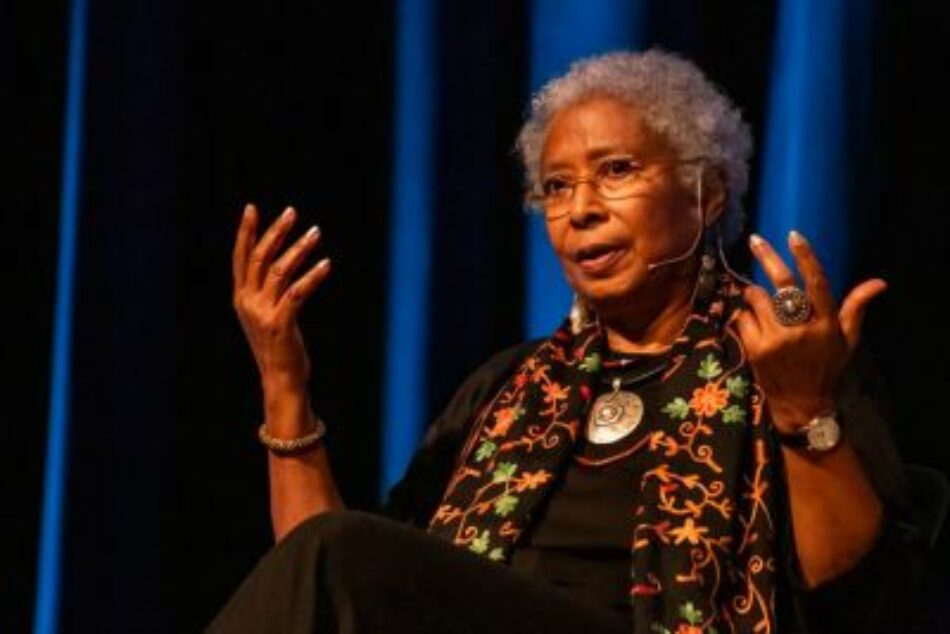 Alice Walker, Noam Chomsky, Eve Ensler: intelectuales y organizaciones piden Nobel de la Paz para la cooperación médica de Cuba