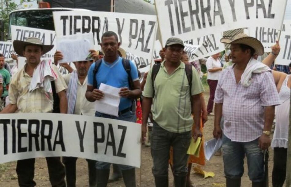 Colombia. 66 empresas, entre ellas 4 bancos, condenadas a devolver tierras robadas por paramilitares