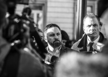 Cómo tratar con la propaganda fascista sin futuro ni pasado