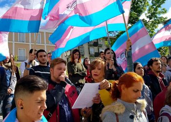 Más de 200 colectivos firman una carta dirigida al PSOE exigiendo la Ley Trans