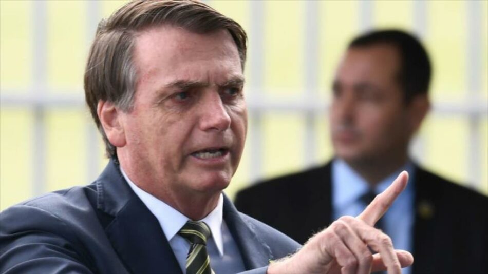 Senado aprueba ley contra “fake news” que irrita a los Bolsonaro