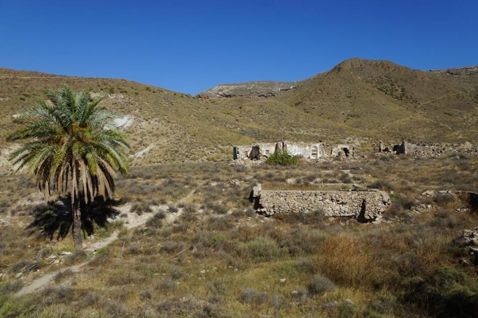 Dictamen sobre el hotel en la Cala de San Pedro (Almería) considera inviable el proyecto, según la normativa ambiental del parque