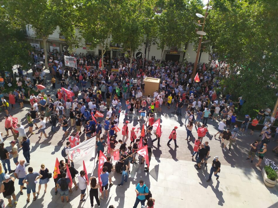 Enrique Santiago advierte en la manifestación de Airbus Getafe que “será mucho más difícil salir de la crisis si se prescinde del saber hacer de los profesionales del sector aeroespacial”