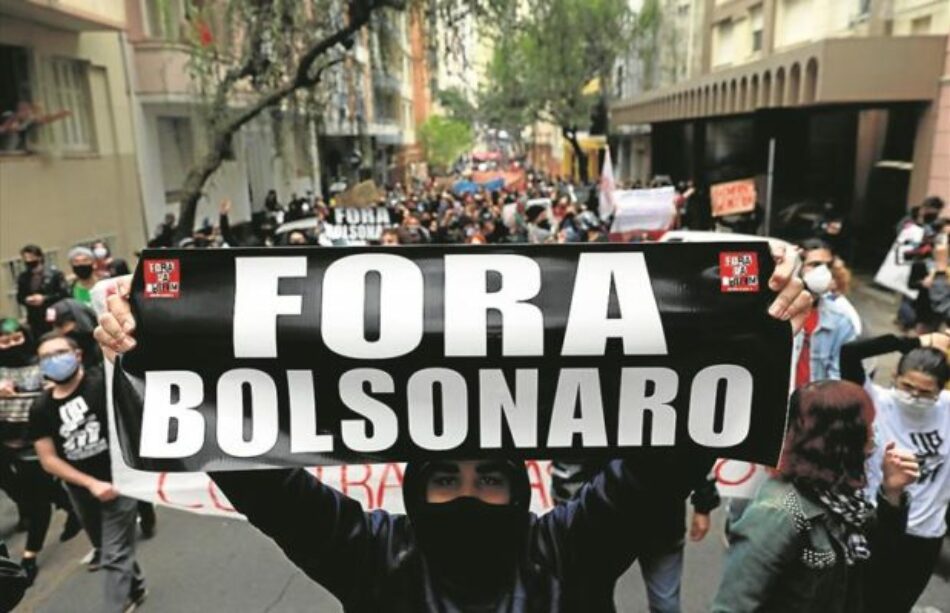 Numerosas personalidades presentan en el Congreso pedido de juicio político contra Bolsonaro