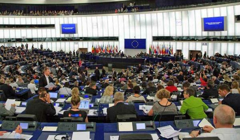IU traslada a la Comisión Europea el acoso judicial de VOX al Gobierno de coalición