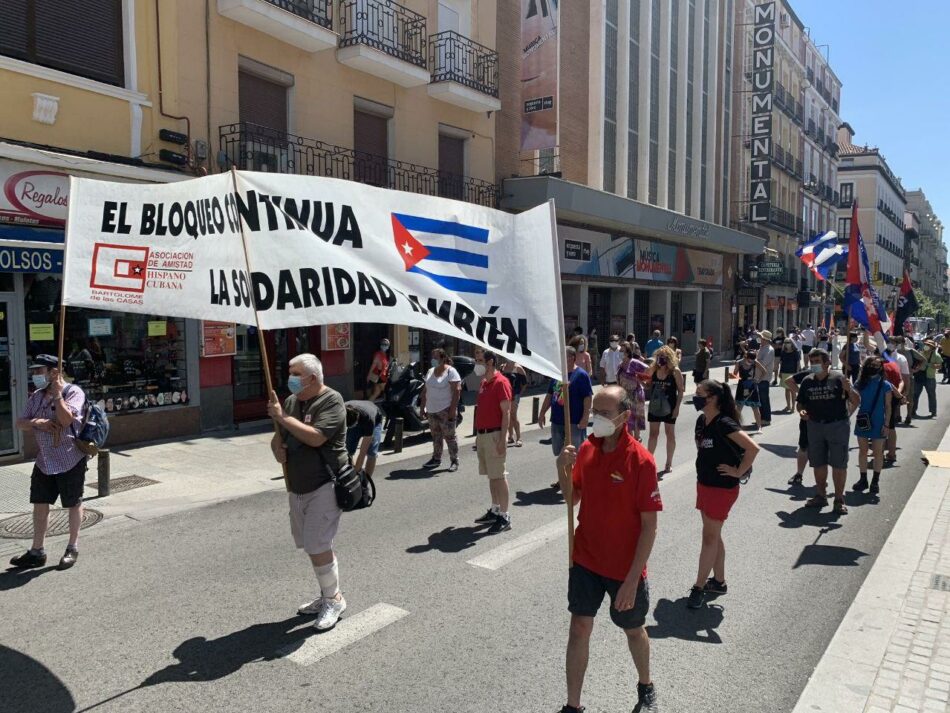 Colectivos, partidos y movimientos de solidaridad con Cuba celebran el 26 de julio con una manifestación en Madrid