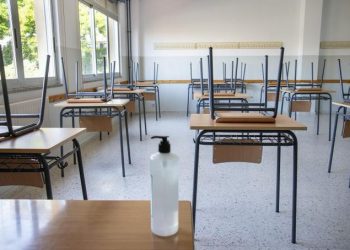 Izquierda Unida reclama un “sustancial incremento del personal docente de cara al próximo curso” para garantizar una “vuelta segura a los centros educativos”