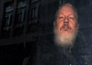 Parlamentarios británicos contra la extradición de Assange a EE.UU.