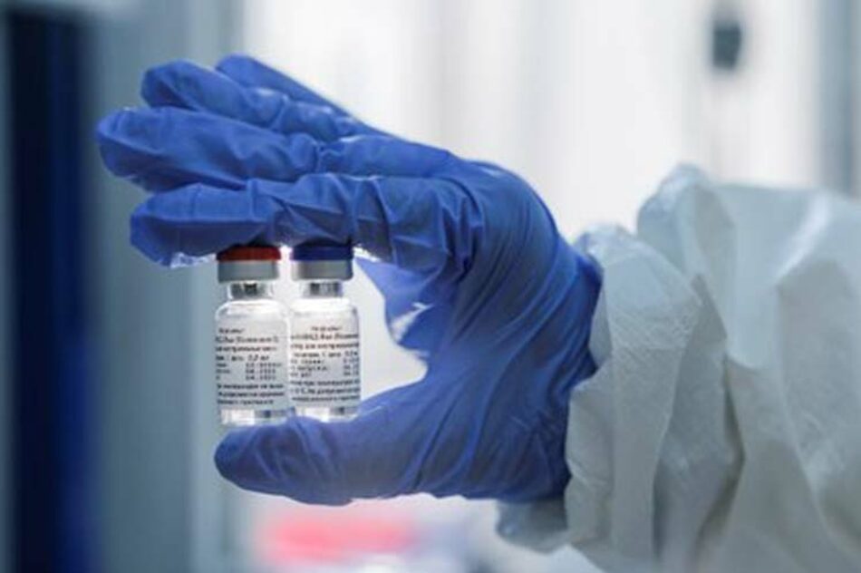 Aplicarán vacuna rusa anticovid a la par de estudios pos-registro