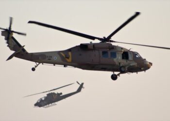 Helicóptero israelí ataca por error asentamientos cerca de Gaza