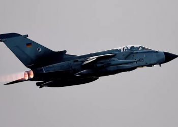 Un avión Tornado de la Fuerza Aérea de Alemania Compañías militares de Europa le dicen adiós a la tecnología estadounidense