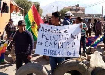 Los bloqueos de caminos de repudio a la dictadura en Bolivia se realizan en todo el país