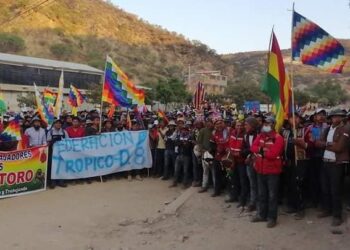 Fracasó el «diálogo» planteado por el Gobierno de Facto, los bloqueos continúan en Bolivia