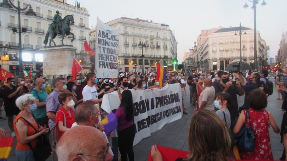 Manifestantes contra la monarquía tras la huida del Borbón denuncian «represión y atropello policial»