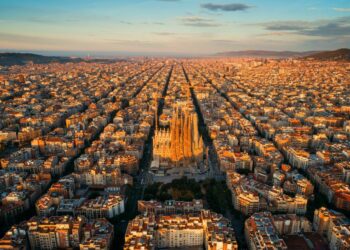 La COVID-19 afecta más a las zonas pobres de la ciudad de Barcelona