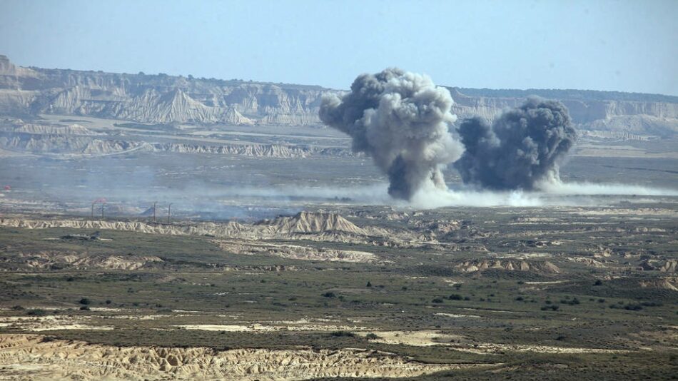 Denuncian los ensayos militares en la Reserva Mundial de la Biosfera de Las Bardenas con fuego real