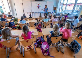 STERM: «La consejería de educación y el Ministerio no pueden poner en juego la salud de la comunidad educativa»