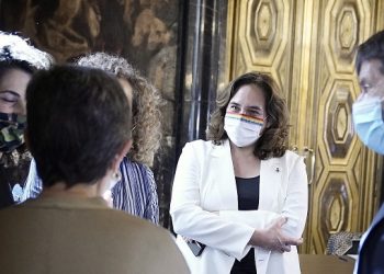 Ada Colau critica los halagos del PSOE desde Moncloa a Juan Carlos de Borbón: «¿En nombre de quién hablan?»