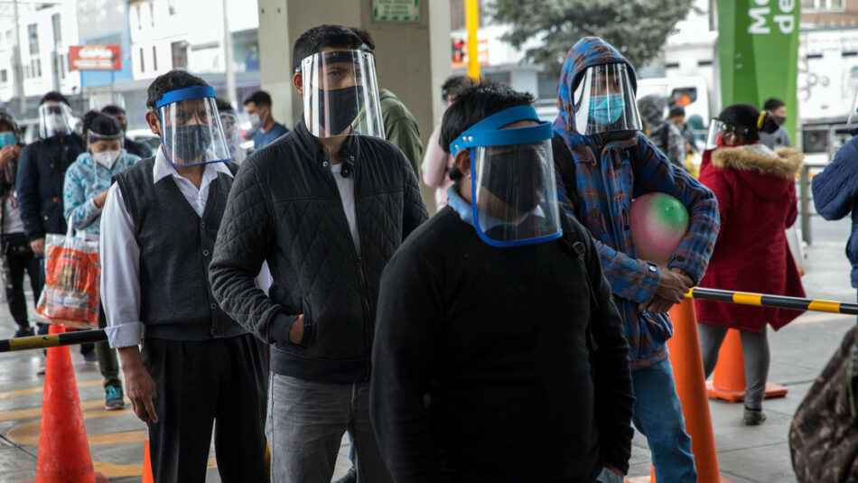 «Nos faltan 16.000 médicos»: Se agrava la crisis del coronavirus en Perú, el país más afectado de la región