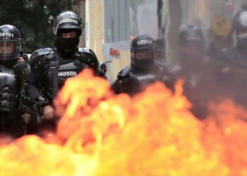 Alcaldesa de Bogotá pide perdón a víctimas de represión policial
