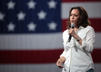 Votantes jóvenes en EEUU, una importante reserva para Kamala Harris