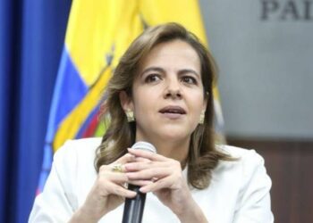 Acusan a la ministra de Gobierno (Interior) ecuatoriana de tráfico de influencias