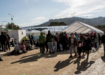 Más de 30 ONG exigen en Grecia medidas urgentes para reubicar y atender a los refugiados del campo incendiado de Moria