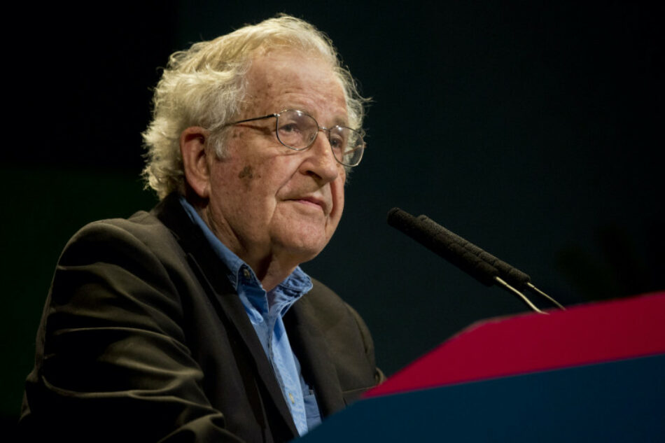 Noam Chomsky: Internacionalismo o Extinción