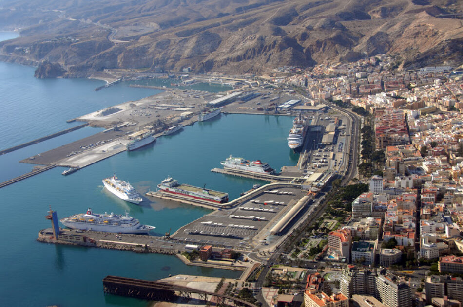 La contaminación del puerto de Almería ante el juzgado