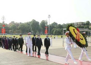 Dirigentes vietnamitas honran a Ho Chi Minh en Día de Independencia