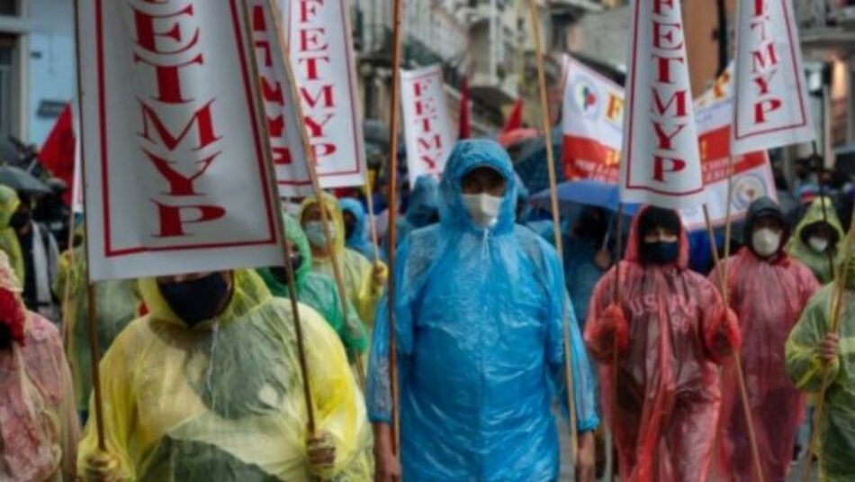 Policía reprime manifestación de trabajadores ecuatorianos