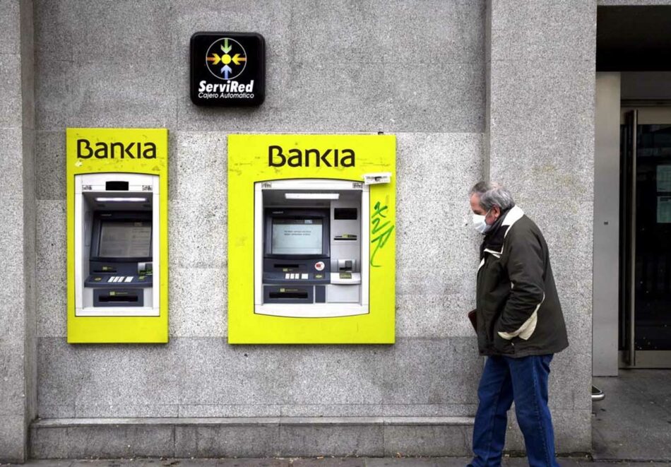 FACUA ve escandaloso que Bankia se fusione con CaixaBank sin haber devuelto 20.000 millones del FROB