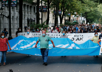 Miles han salido a las calles de Bilbao para denunciar la muerte del preso Igor González Sola