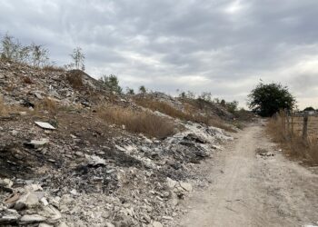 Adelante Andalucía exige soluciones urgentes para acabar con los vertidos y quemas incontroladas en el entorno del río Guadaíra