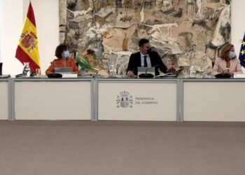 STEs-i: «El Ministerio de Educación actúa a espaldas del profesorado, crea confusión y minusvalora la labor docente con el Real Decreto anunciado tras el Consejo de Ministros de este martes»