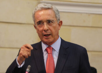La justicia colombiana libera al ex presidente Álvaro Uribe