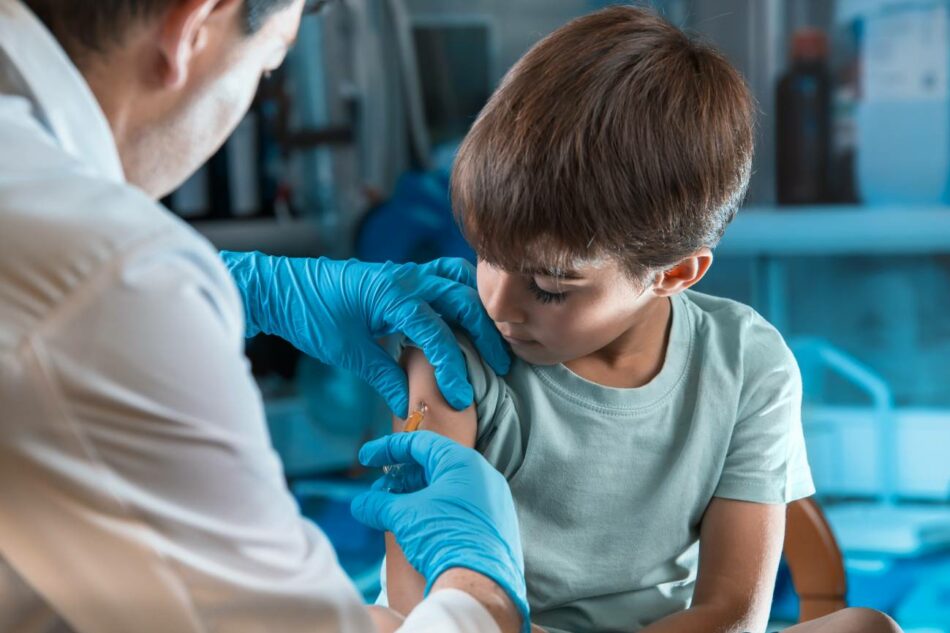 ¿Cuándo habrá una vacuna contra la covid-19 para la infancia?