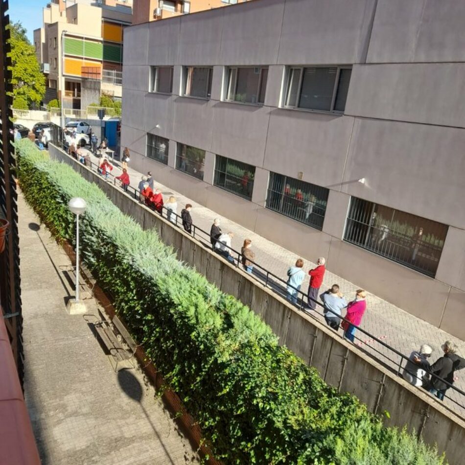 Las asociaciones vecinales de Puente de Vallecas denuncian caos organizativo en los test masivos