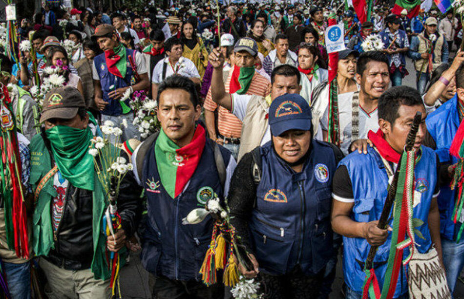 Miles de indígenas colombianos se concentran en el Cauca