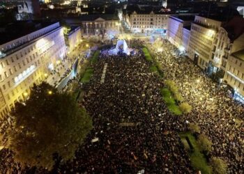 CGT apoya las manifestaciones en Polonia que claman por el derecho al aborto